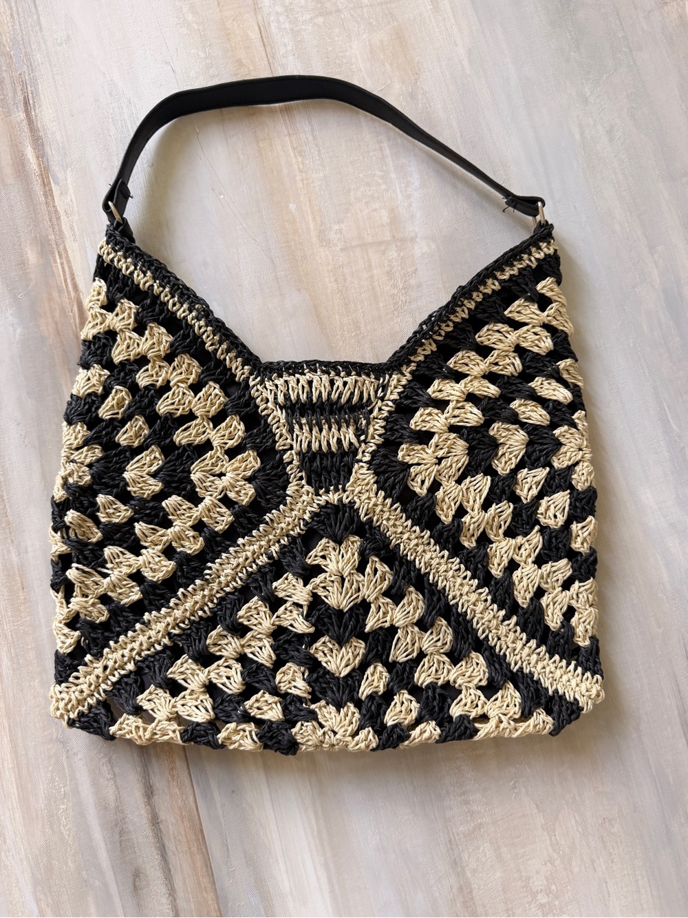 NWOT Boho Crochet Straw Hobo Bag Black Cream Granny Square Geometric